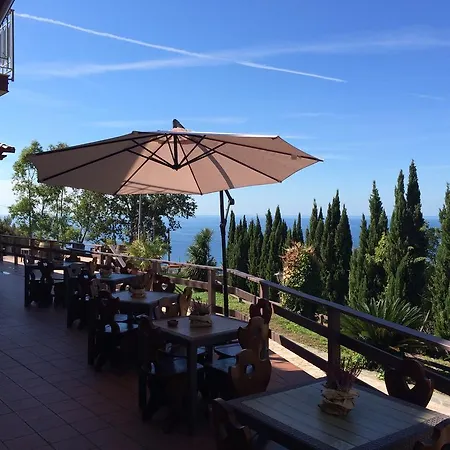 Agriturismo Le Chiatre 3*